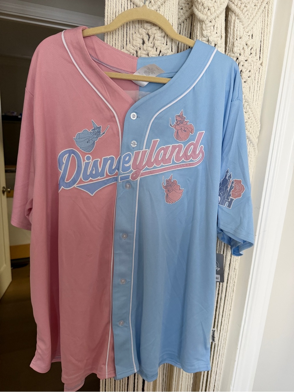 NWT Disneyland Sleeping Beauty Aurora baseball jersey - XXL